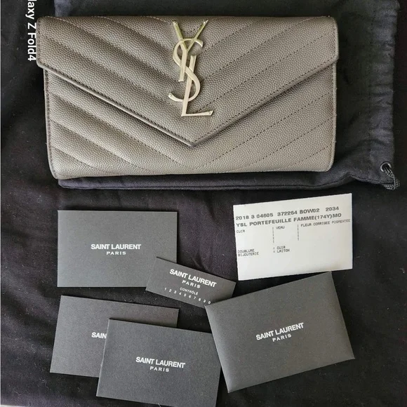 Sold Ysl Portefeuille Famme (174Y7) Mo
Grey Metallasse Flap Wallet. - Picture 3 of 16